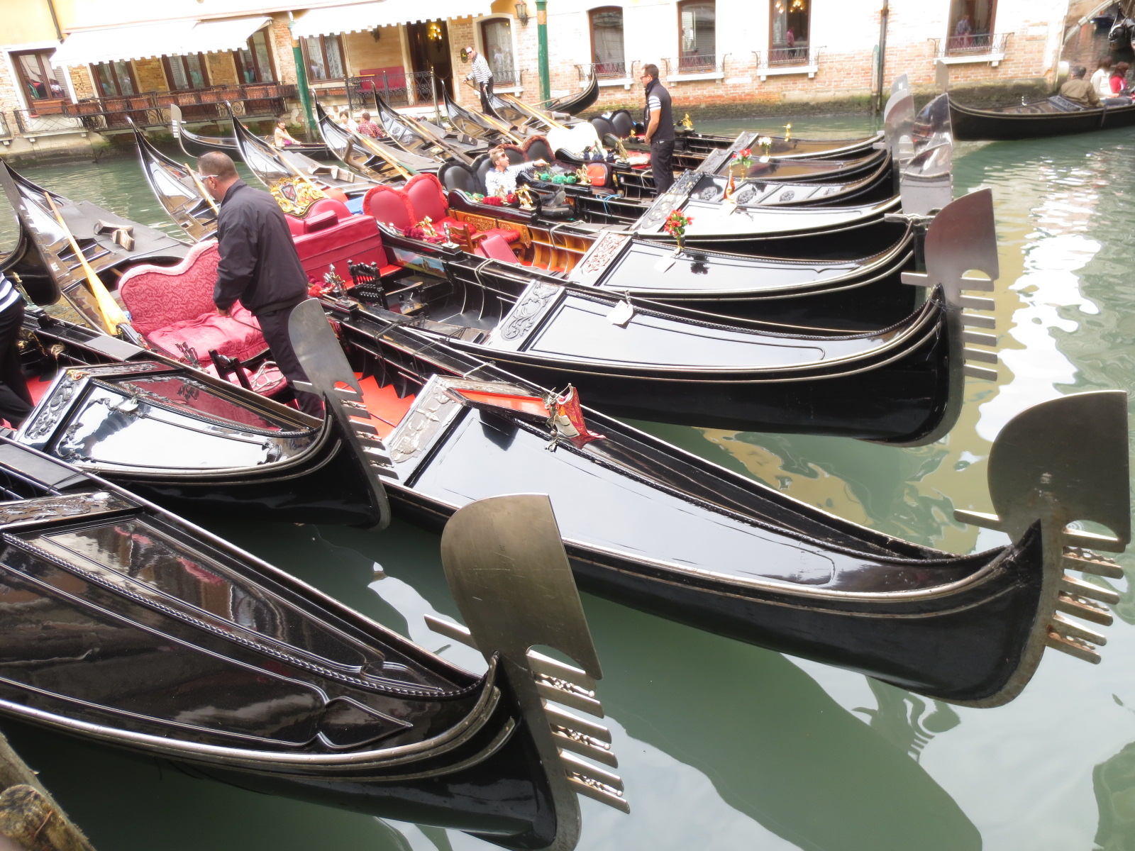 gondolas-veneza