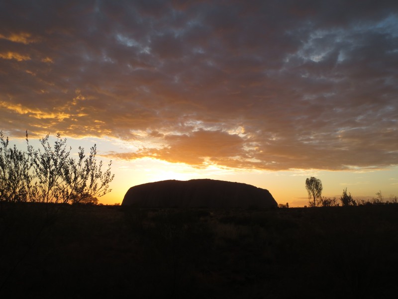 Australia_uluru sunrise