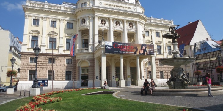 Bratislava_opera house