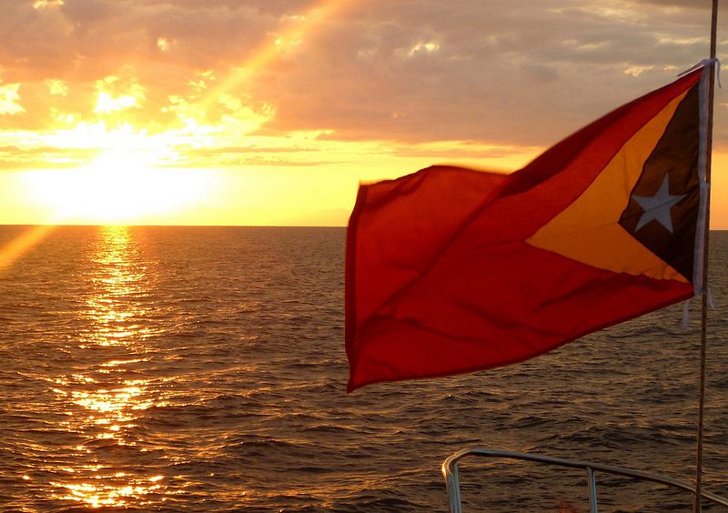 Por do sol no Timor-Leste | Foto: Kate B Dixon via VisualHunt