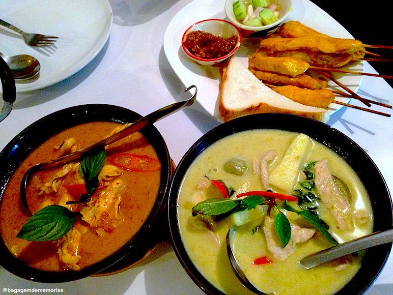 Comida tailandesa: curry vermelho, curry verde e chicken satay tailandia_curry